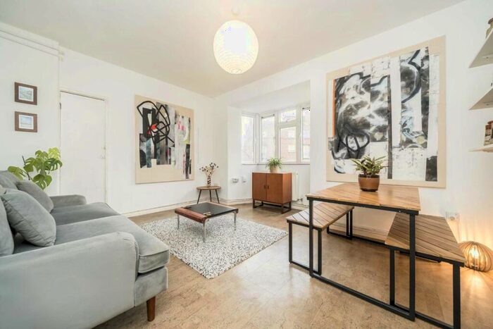 2 Bedroom Flat To Rent In Goldsmiths Row, Broadway Market, E2