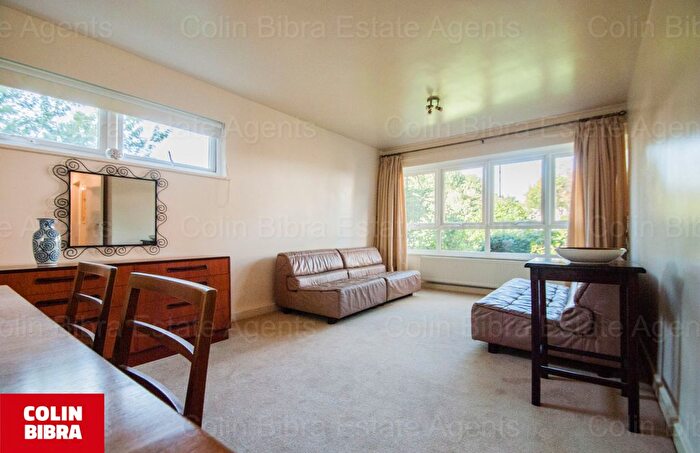2 Bedroom Flat To Rent In Hillcroft Crescent, London, W5