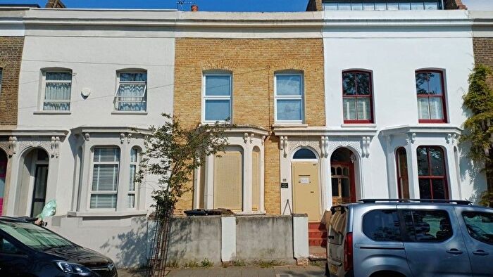 4 Bedroom Terraced House For Sale In Clifden Road, London, E5