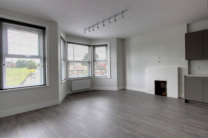 4 Bedroom Flat To Rent In Regents Park Road, Finchley, N3
