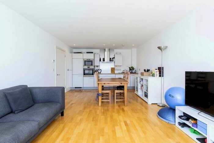 2 Bedroom Flat To Rent In Highbury Stadium Square, Highbury, N5