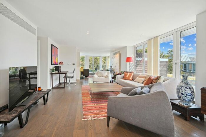 3 Bedroom Flat To Rent In Crabtree Place, London, W1T