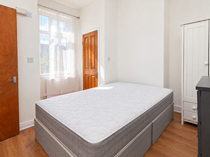 Studio To Rent In Caithness Road, Mitcham, CR4