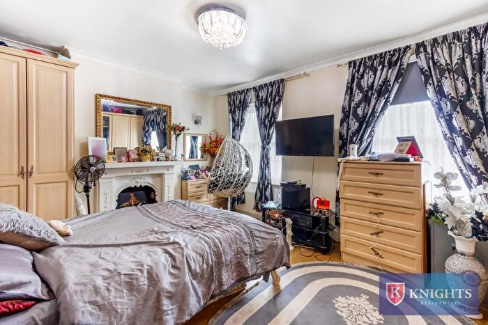 3 Bedroom Terraced House For Sale In Medcalf Road, London, EN3
