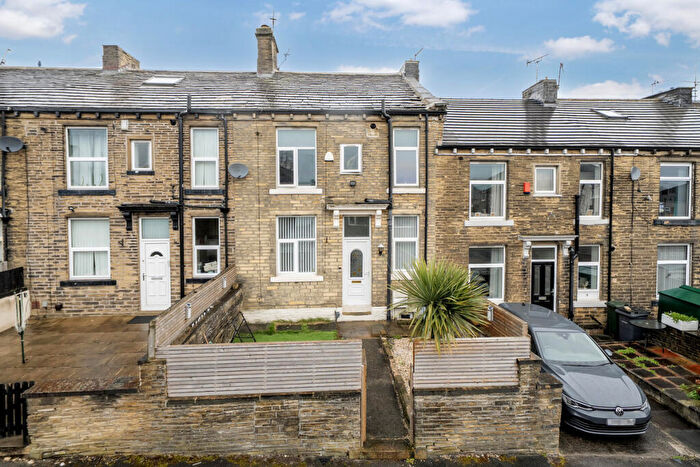2 Bedroom Terraced House For Sale In Crestville Terrace, Bradford, BD14