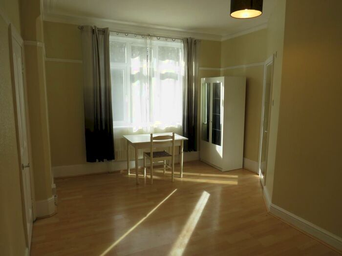 Studio To Rent In Muswell Hill Road, Muswell Hill, N10