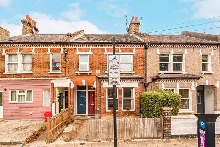 2 Bedroom Maisonette For Sale In Blackshaw Road, Tooting, SW17