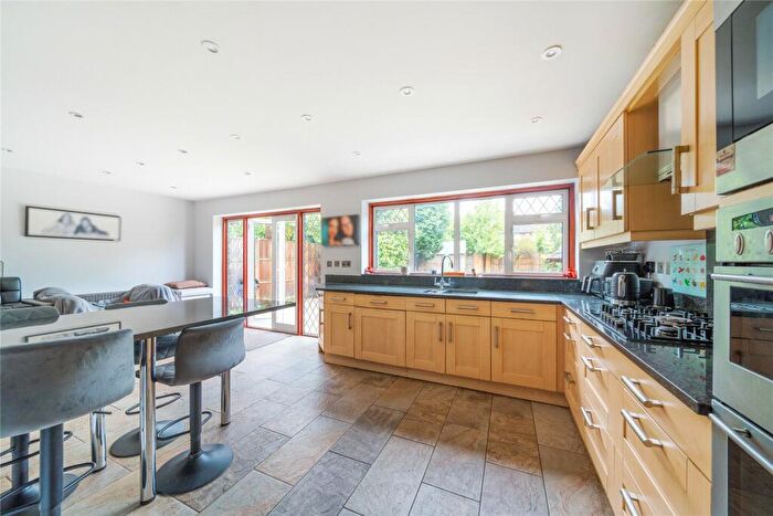 5 Bedroom Detached House For Sale In Bowes Road, Walton On Thames, Surrey, KT12