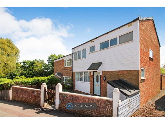 3 Bedroom Semi-Detached House To Rent In Broad Dean, Eaglestone, Milton Keynes, MK6