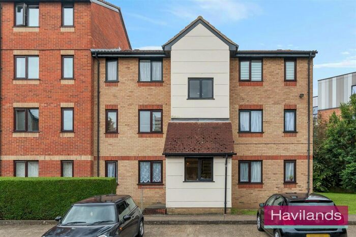 1 Bedroom Flat To Rent In Magpie Close, Enfield, EN1