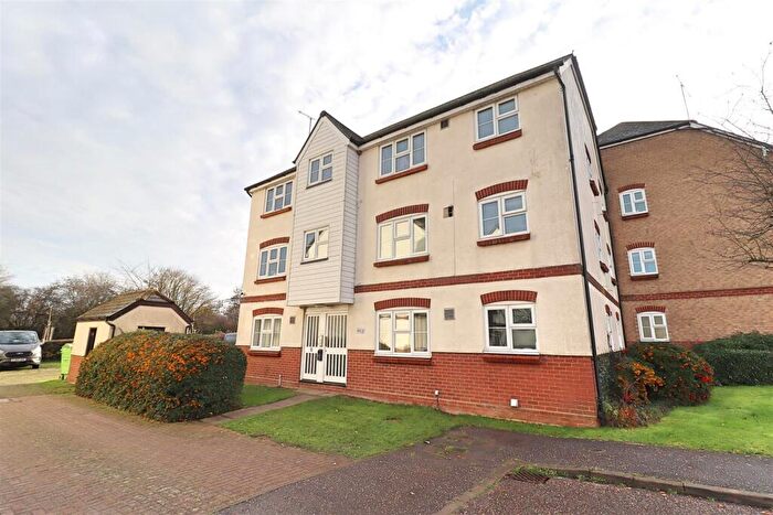 2 Bedroom Flat For Sale In Elderberry Gardens, Witham, CM8