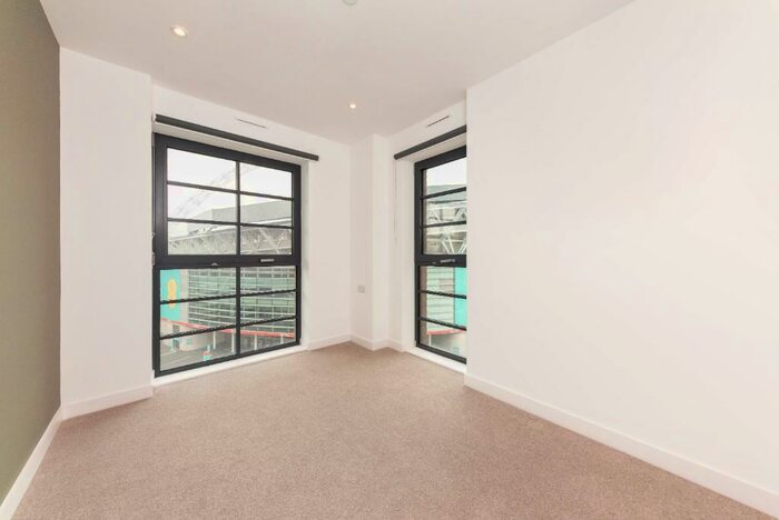 2 Bedroom Flat To Rent In South Way, Wembley, Middlesex, HA9