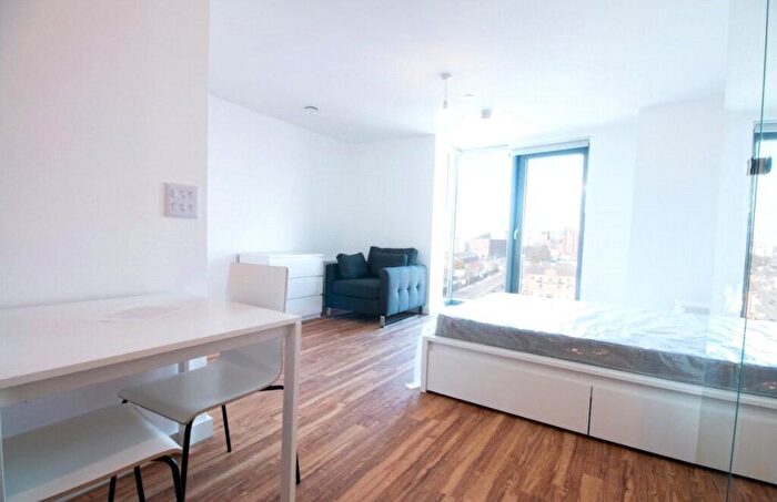 Flat To Rent In The Tower, Plaza Boulevard, Liverpool, L8