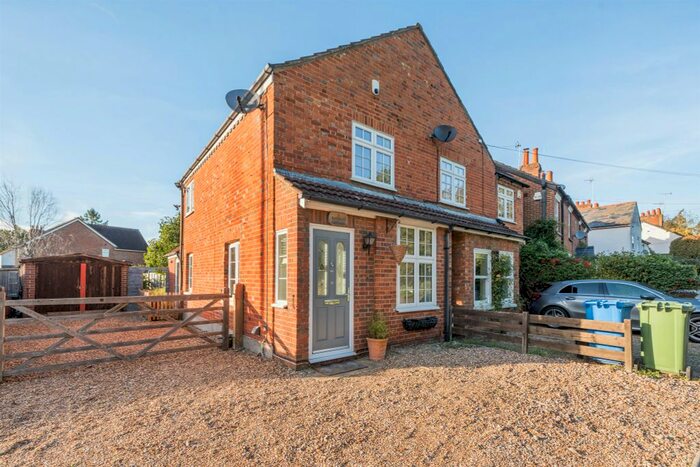 2 Bedroom Property For Sale In Waterloo Cottages, Winkfield, Windsor, SL4