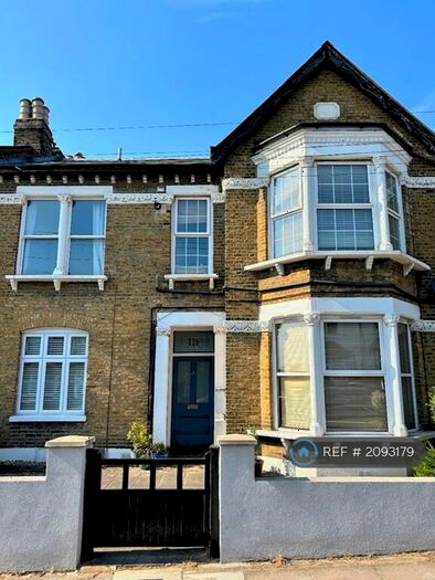 2 Bedroom Flat To Rent In Hither Green, London, SE13