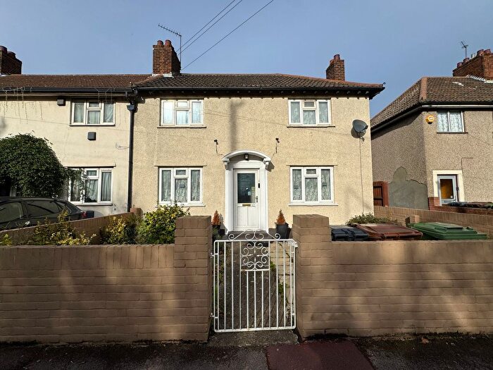 4 Bedroom Terraced House For Sale In Alfreds Gardens, Barking, IG11