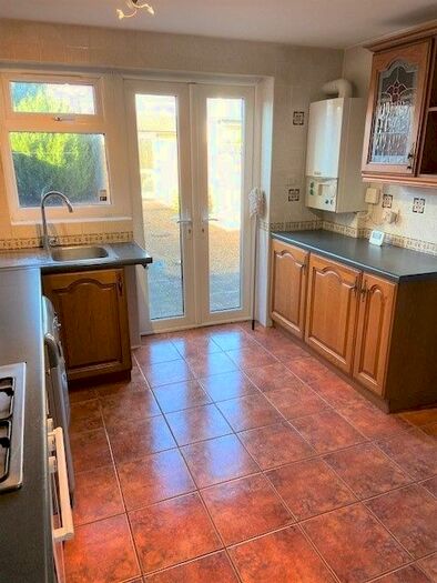 1 Bedroom Flat To Rent In Ground Floor Flat, Wadham Gardens, Greenford, UB6