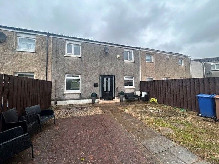 3 Bedroom Property To Rent In Semple Place, Paisley, PA3
