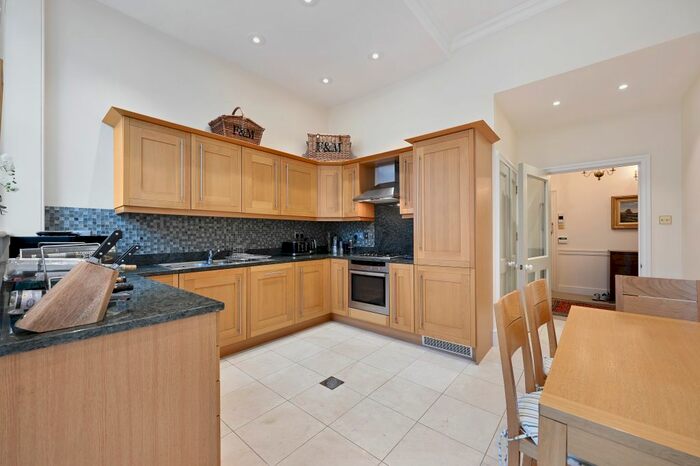 1 Bedroom Flat To Rent In Harley Street, Marylebone Village, London, W1G