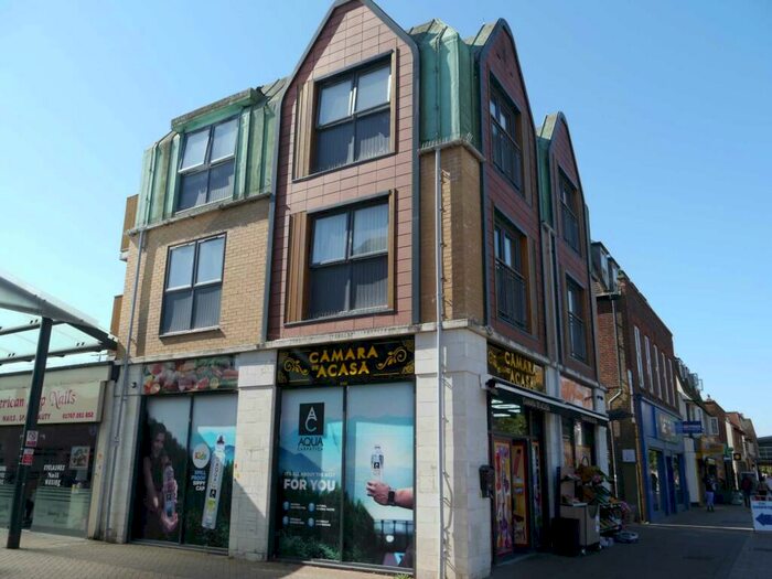 2 Bedroom Flat To Rent In Town Centre, Hatfield, AL10