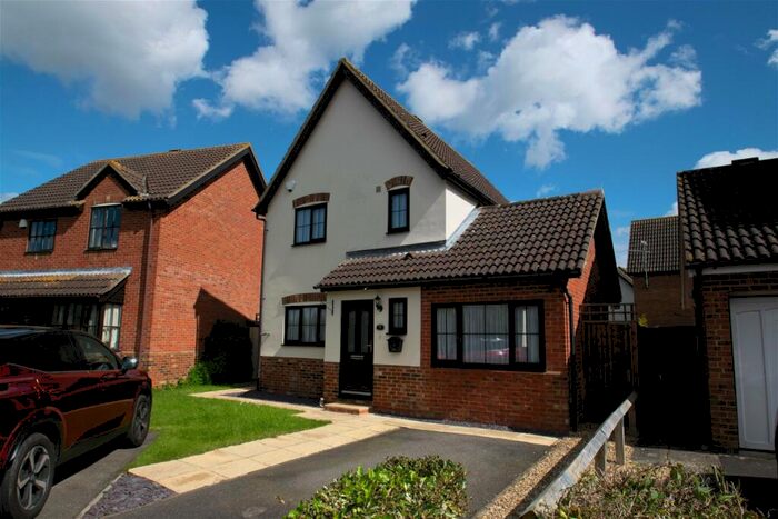 3 Bedroom Detached House For Sale In Hermitage Gardens, Cotton End, MK45