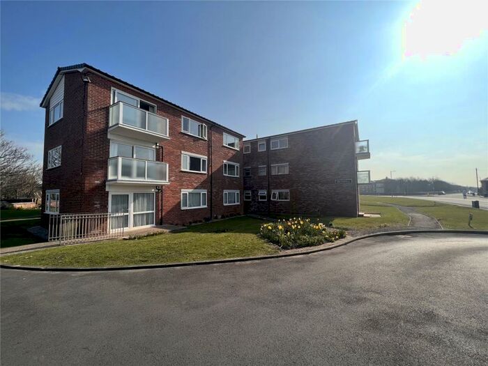 2 Bedroom House To Rent In Bronshill, The Serpentine South, Liverpool, Merseyside, L23