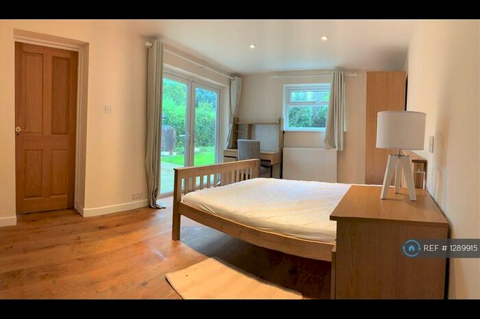 5 Bedroom Detached House To Rent In Ashenden Road, Guildford, GU2