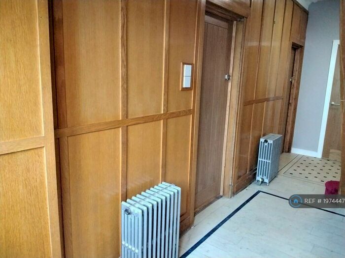 1 Bedroom Flat To Rent In Parkside, Westcliff-On-Sea, SS0