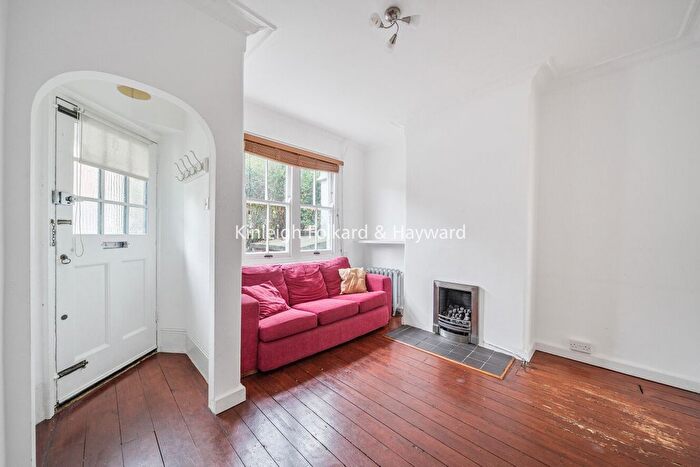 2 Bedroom Detached House To Rent In Derinton Road, Tooting, London, SW17