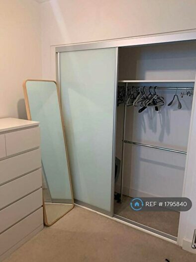 1 Bedroom Flat To Rent In Sailors House, London, E14