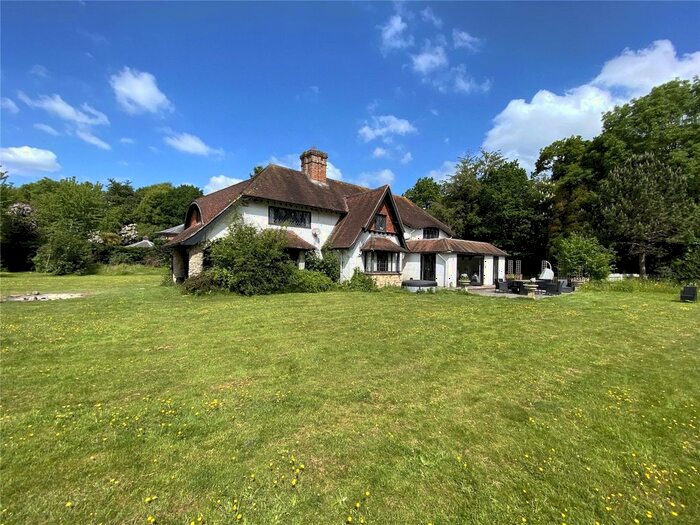 4 Bedroom Detached House For Sale In Old Broyle Road, West Broyle, Chichester, West Sussex, PO19