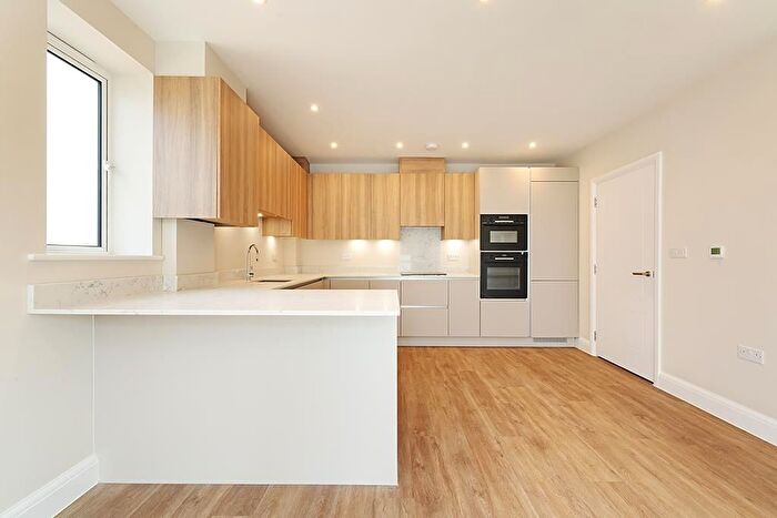 2 Bedroom Flat For Sale In Mclaren Court, Fetcham, KT22