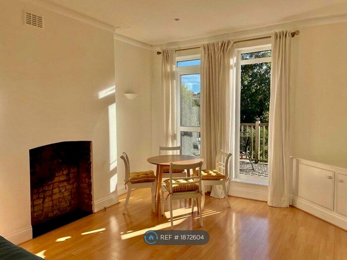 2 Bedroom Flat To Rent In Dryburgh Road, London, SW15