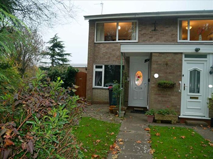 2 Bedroom Maisonette For Sale In Colemeadow Road, Coleshill, B46