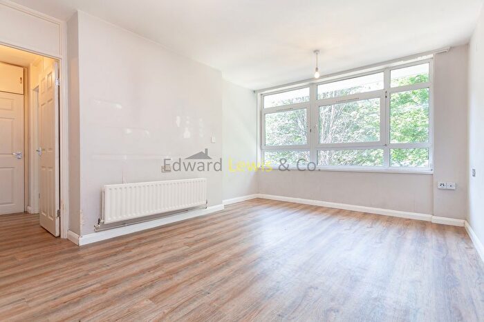 1 Bedroom Flat To Rent In Stewart Street, London, E14