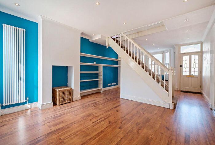 2 Bedroom End Of Terrace House For Sale In Richmond Road, Beddington, CR0