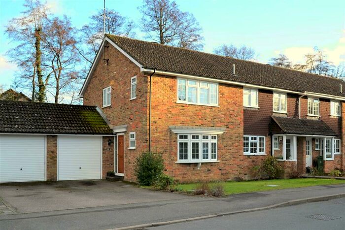 3 Bedroom House To Rent In Riverside Avenue, Lightwater, GU18