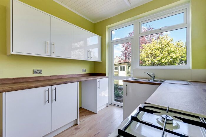 1 Bedroom Flat To Rent In Martin Way, Morden, SM4