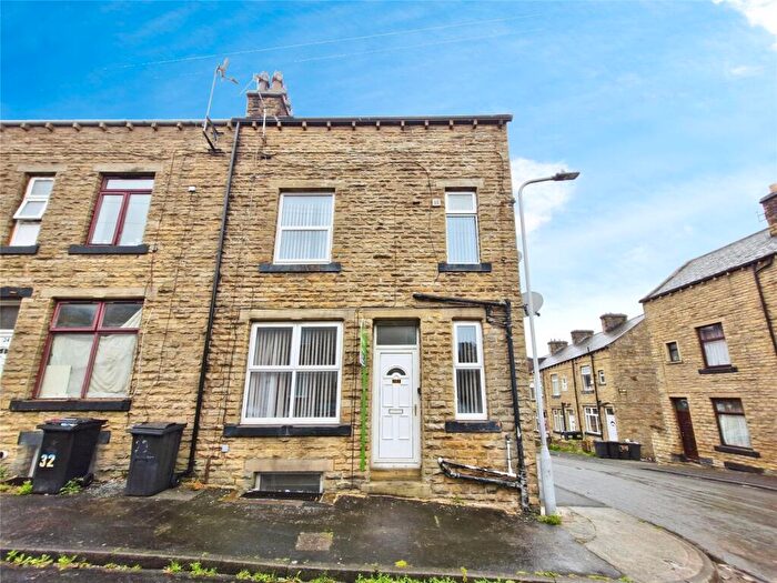 3 Bedroom End Of Terrace House To Rent In Cartmel Road, Keighley, West Yorkshire, BD21