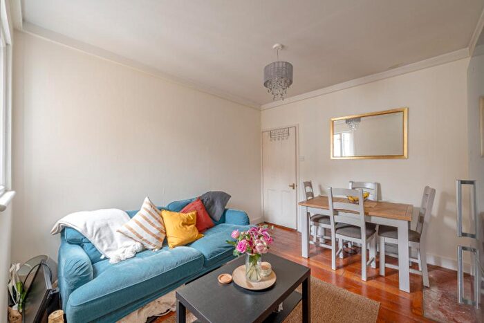 2 Bedroom Apartment To Rent In Daventry Street, Marylebone, London, NW1