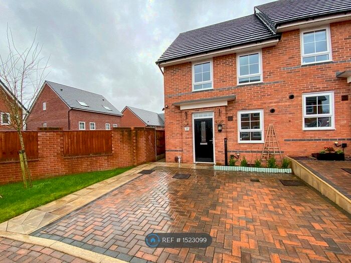3 Bedroom Semi-Detached House To Rent In Whitewood Road, Worsley, M28