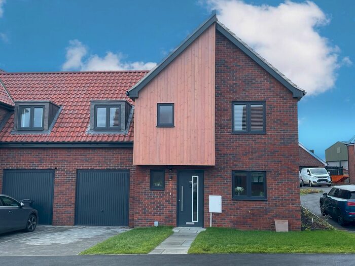 3 Bedroom Link Detached House For Sale In Barn Field Drive, Needham Market, Ipswich, IP6