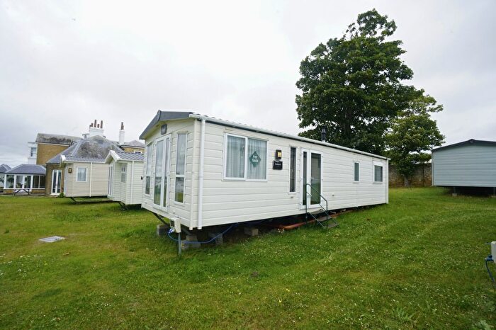 3 Bedroom Park Home For Sale In Park Road, Littlestone, New Romney, TN28