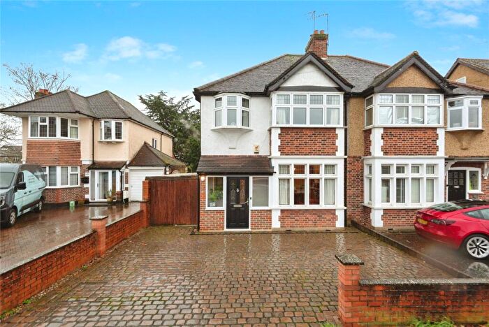 3 Bedroom Semi Detached House For Sale In Glebe Gardens, New Malden, KT3