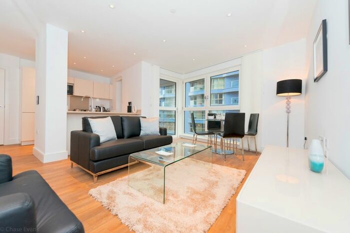 1 Bedroom Flat To Rent In Gillespie Court, Queensland Road, Highbury, N7