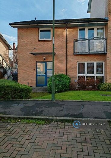 2 Bedroom Flat To Rent In Stenhouse Gardens, Edinburgh, EH11