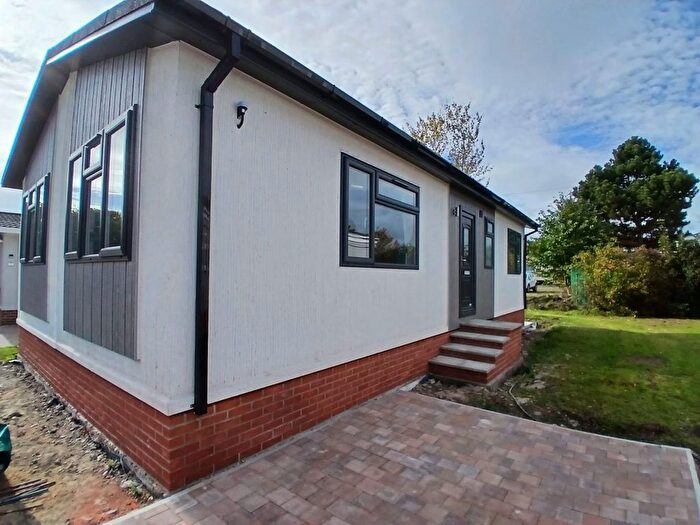 2 Bedroom Mobile/park Home For Sale In Birtley, Chester Le Street, DH2