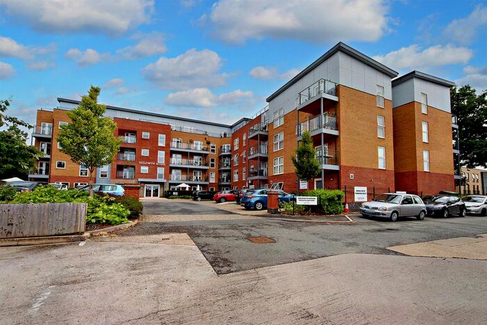 2 Bedroom Flat For Sale In Studio Way, Borehamwood, WD6