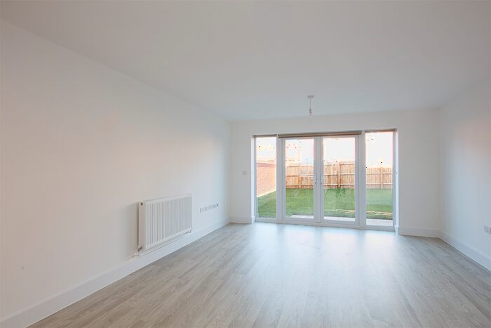 3 Bedroom Semi-Detached House To Rent In Chesterwell, Mile End, Colchester, Essex, CO4