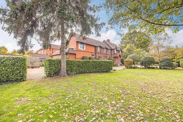 6 Bedroom Detached House For Sale In Eton Road, Datchet, SL3